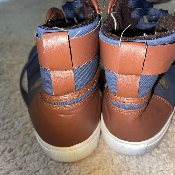 Men’s Sneakers - Picture 3 of 7